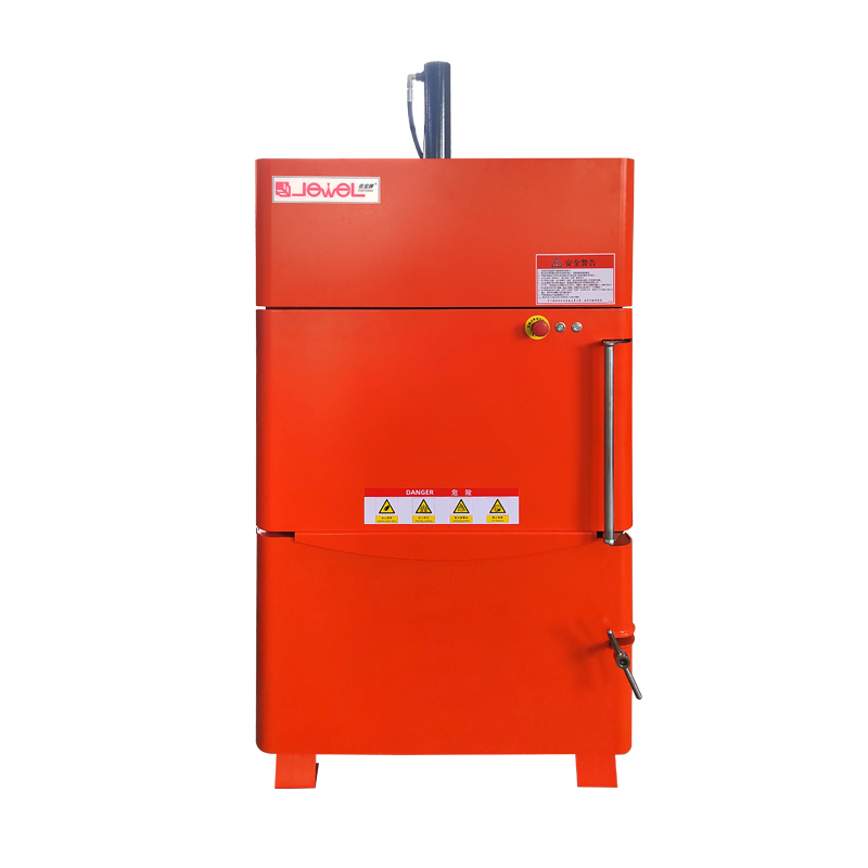 Mala okomita balirka JP-7750T3